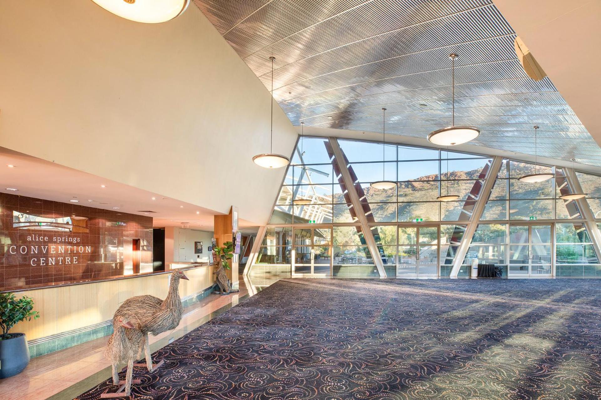 Crowne Plaza Alice Springs Lasseters By Ihg Buitenkant foto