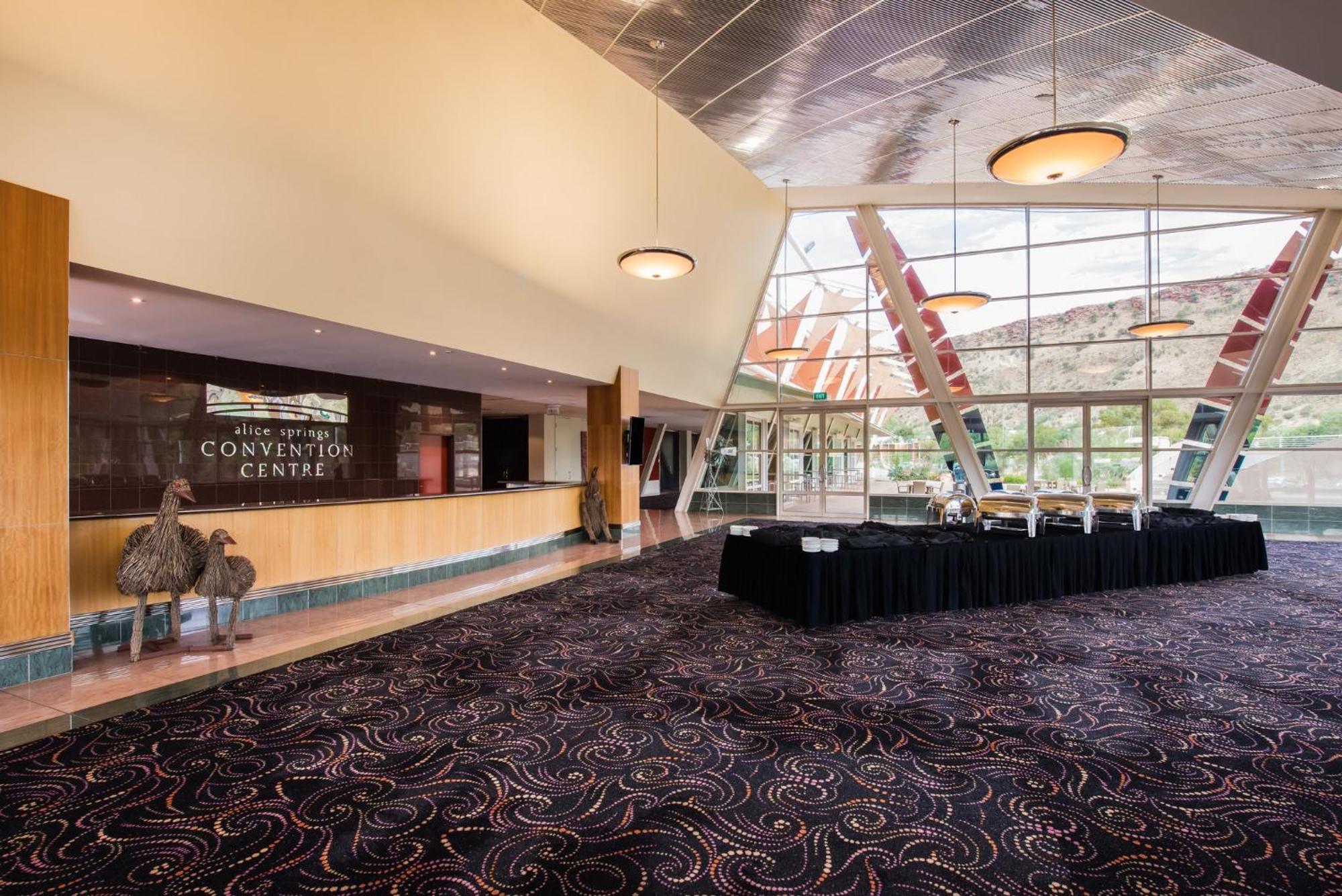 Crowne Plaza Alice Springs Lasseters By Ihg Buitenkant foto
